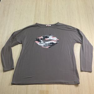 Mazik Top Taupe Brown Womens Medium Long Sleeve Lips Kiss Medium Rayon Spandex